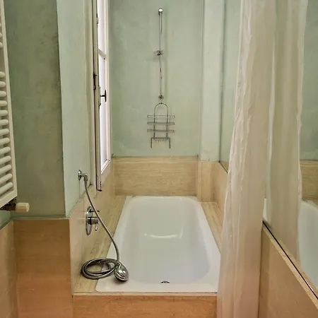 Ponte Vecchio Unique Apartment Florence